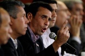 Henrique Capriles habla en conferencia de prensa en Caracas. (Foto de archivo) (AP )