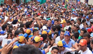 Venezolanos que apoyan a Capriles