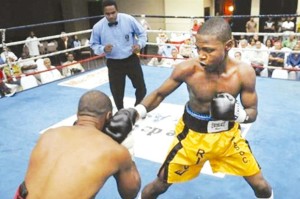 El Abejón Fortuna perdió en el pesaje, pero ganó en el ring. (El Caribe )