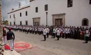 La guardia de honor frente al Panteón Nacional (Foto: Marvín del Cid)