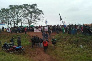 Activistas por los derechos campesinos concentrados en la Hacienda Marina Cue. (Foto:Archivo).