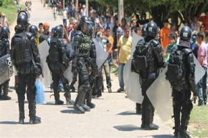 Las fuerzas de seguridad abrieron fuego en un intento por neutralizar la protesta de los campesinos colombianos en contra de la erradicación de los cultivos ilícitos. (Foto:Archivo)
