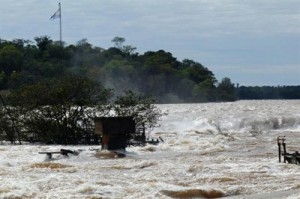 La Dirección de Meteorología paraguaya indica que las precipitaciones disminuirán entre el jueves y el viernes: Sin embargo las temperaturas se mantendrán en 10 grados C. (Foto:Archivo)