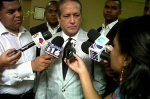 Reinaldo Pared Pérez, presidente del Senado. (Fuente Externa) - See more at: http://www.elcaribe.com.do/2013/08/04/pared-perez-admite-crisis-interna-prd-precipitado-aspiraciones-pld#sthash.QvJ6XMbi.dpuf