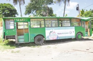 En muchas comunidades iniciarán el año escolar con dificultades. (Abel Ureña) - See more at: http://www.elcaribe.com.do/2013/08/16/alumnos-recibiran-clases-autobuses-ranchetas#sthash.ieBzbKYG.dpuf