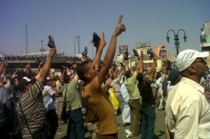 Los partidarios de Mohamed Mursi siguen en las calles pidiendo su regreso (Foto:@Beltrew)