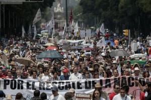 Decenas de miles de mexicanos defienden su soberanía energética. (Foto: HispanTV)