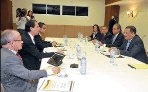 El presidente de la Junta Central Electoral, Roberto Rosario, se reunió con los ministros de la Presidencia, Gustavo Montalvo, y de Salud Pública, Freddy Hidalgo.