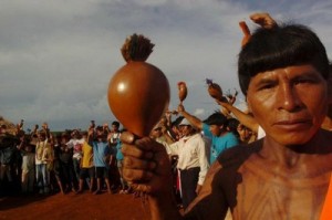 Se tiene previsto realizar un acto público frente al Congreso Nacional para rechazar las pretensiones de legisladores ruralistas que pretenden impulsar una Propuesta de Enmienda Constitucional para invalidar las demarcaciones de áreas indígenas