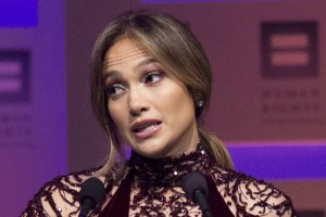 Jennifer Lopez ¿La razón por la que salió de la cinta "Los 33"?