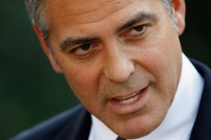 George Clooney George Clooney visita la Universidad de Stanford