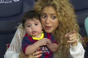 Shakira y Milan partido Shakira llevó a Milan a la oficina de papá, a un partido del Barca.