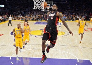 lebron-james-dunks-lakers