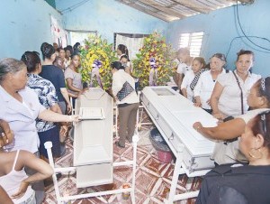 En un abrir y cerrar de ojo, Tamayo y Vicente Noble se vistieron de luto y dolor.