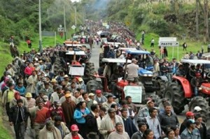 En agosto de 2013 miles de agricultores salieron a las calles en rechazo al modelo económico implementado.