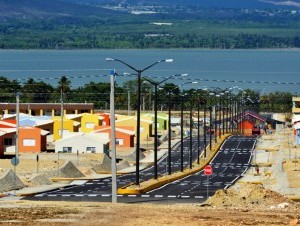 560 familias afectadas por las crecidas del lago Enriquillo serán reubicadas en este poblado que inaugura hoy el presidente Medina. Algunas no están satisfechas .