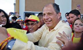 El nuevo presidente electo de Costa Rica, Luis Guillermo Solís, pronunció su primer discurso tras conocerse los resultados electorales, el abanderado del PAC, manifestó sentirse sumamente honrado por el apoyo de Costa Rica en estas elecciones consideradas una de las más inusuales de la época moderna. Señaló que el pueblo de Costa Rica ha recuperado la soberanía de su voluntad y ha depositado en “nuestra manos el mandato para el cambio y acometeremos ese mandato con alegría y con determinación”