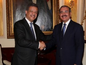 Leonel Fernández visitó el miércoles al presidente Medina en el Palacio. 