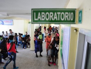 Centro de Salud de Barsequillo, Haina, donde se ha presentado varios cuadros febriles sospechosos de la fiebre chikungunya .