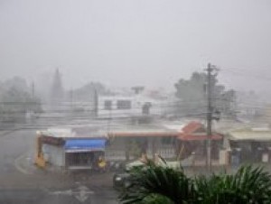 Lluvias acompañadas de granizos y fuertes vientos. 