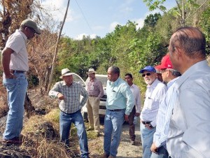 Bautista Rojas Gómez encabezó la comisión que observó la situación de deterioro en que se encuentra parte de la cuenca alta del río Ozama.