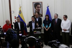 Gobierno y la MUD alcanzaron importantes coincidencias, condenaron la violencia y comprometen respeto a la Constitución en próximos acuerdos