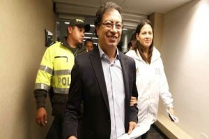 Petro fue restituido como titular de la Alcaldía de Bogota luego de un fallo judicial que obligó al presidente Juan Manuel Santos a tomar la medida.