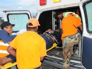 La Armada Dominicana rescató a 16 sobrevivientes del naufragio frente a las costas de La Malena de Boca Chica. Los cadáveres fueron llevados a Patología.