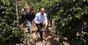 El presidente Danilo Medina inspecciona los proyectos para los que el Estado dio préstamos en las visitas sorpresa que hizo el mandatario a Samaná, Duarte y María Trinidad Sánchez.