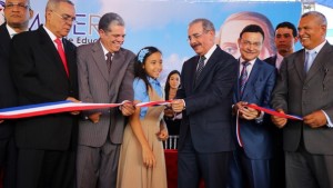 Danilo Medina encabezó la inauguración.