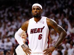 LeBron James comandó otra vez el ataque del Heat, en un partido en el que Chris Bosh fue factor clave en el triunfo de Miami sobre Brooklyn.