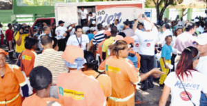 En La Ciénaga y en Villa Mella comenzó la movilización contra el mosquito.