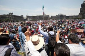 Diversas marchas por el 1 de mayo en la capital mexicana. 