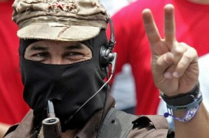 El subcomandante Marcos cede liderazgo del EZLN.