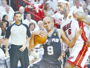 Tony Parker anotó 15 para San Antonio. (AP )