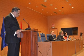 El presidente de la Junta Central Electoral, Roberto Rosario Márquez, pronuncia el discurso en el acto de graduación Master en Gobierno y Administración Pública, en la Universidad Complutense de Madrid, España.