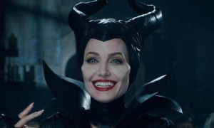 Angelina Jolie lleva a “Maleficent” a superar los 600 millones de dólares.