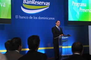 El programa Preserva fue presentado anoche por el administrador del Banco de Reservas, Enrique Ramírez Paniagua.