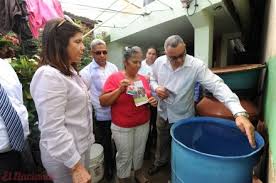 En San Francisco de Macorís se realizó hoy un amplio operativo en contra del dengue y el chikungunya, con la presencia de miles de brigadistas de la provincia Duarte.