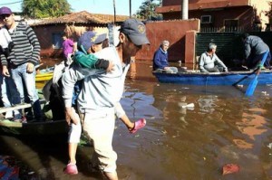 Los afectados por la crecida del río Uruguay inician el retorno a sus hogares