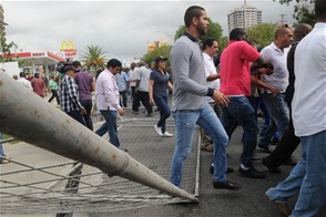 Violencia. Durante la convención del domingo 20 de este mes se registraron varios incidentes, incluyento un tiroteo en la Casa Nacional, donde se agredieron a varios miembros de la prensa.