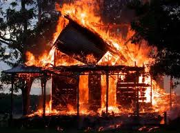 El fuego se habría originado cuando el niño jugaba con una caja de fósforos.