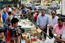 Jorge Radhaméz Zorilla Ozuna, director de INESPRE supervisa uno de los mercados de productores