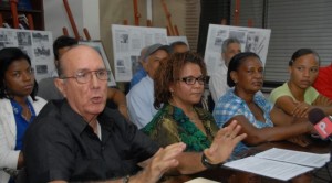 Imagen de la rueda de prensa donde organizaciones ratificaron llamado a protestas para el día de hoy. 