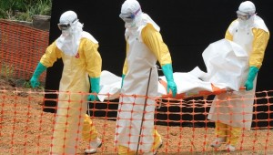 Liberia y Sierra Leona están teniendo problemas para frenar la expansión del virus mortal entre sus habitantes.