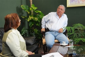 Víctor Canto asegura que el sistema tributario debe sustentarse en solo dos impuestos planos, con una baja tasa.