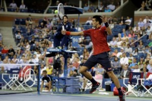 Novak Djokovic durante su partido ante Diego Schwartzman en la primera ronda del Abierto de Estados Unidos el lunes 25 de agosto de 2014 (ap).