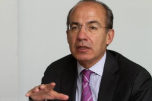 Fotografía del 15 de septiembre de 2014 del expresidente mexicano Felipe Calderón quien afirmó en una entrevista con Efe que oponer el crecimiento económico a la protección del medio ambiente es un "falso dilema". EFE