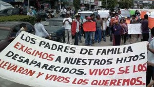 Los padres de los Normalistas exigen la aparición con vida de los jóvenes. (Foto:Archivo)