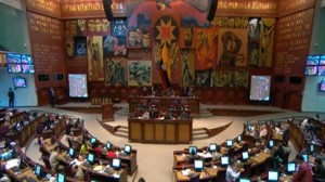 "Una cosa es sancionar a un acusado en istancias internacionales y otra es utilizar los derechos humanos para sancionar a un país como Venezuela", rechazó el asambleísta venezolano. (Foto: @AsambleaEcuador)